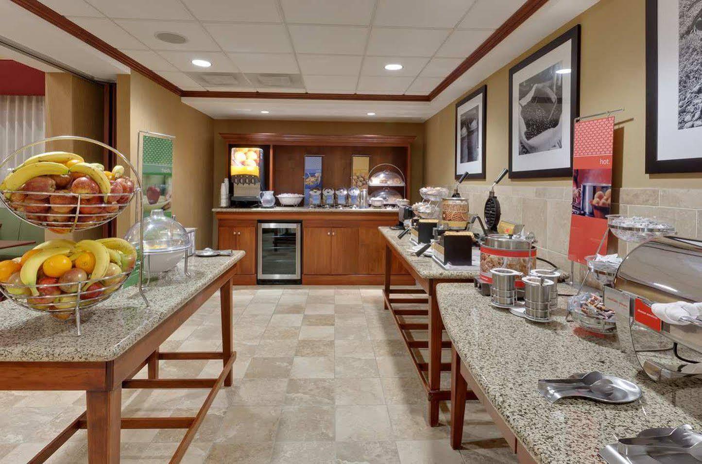 Hampton Inn & Suites Windsor-Sonoma Wine Country Экстерьер фото