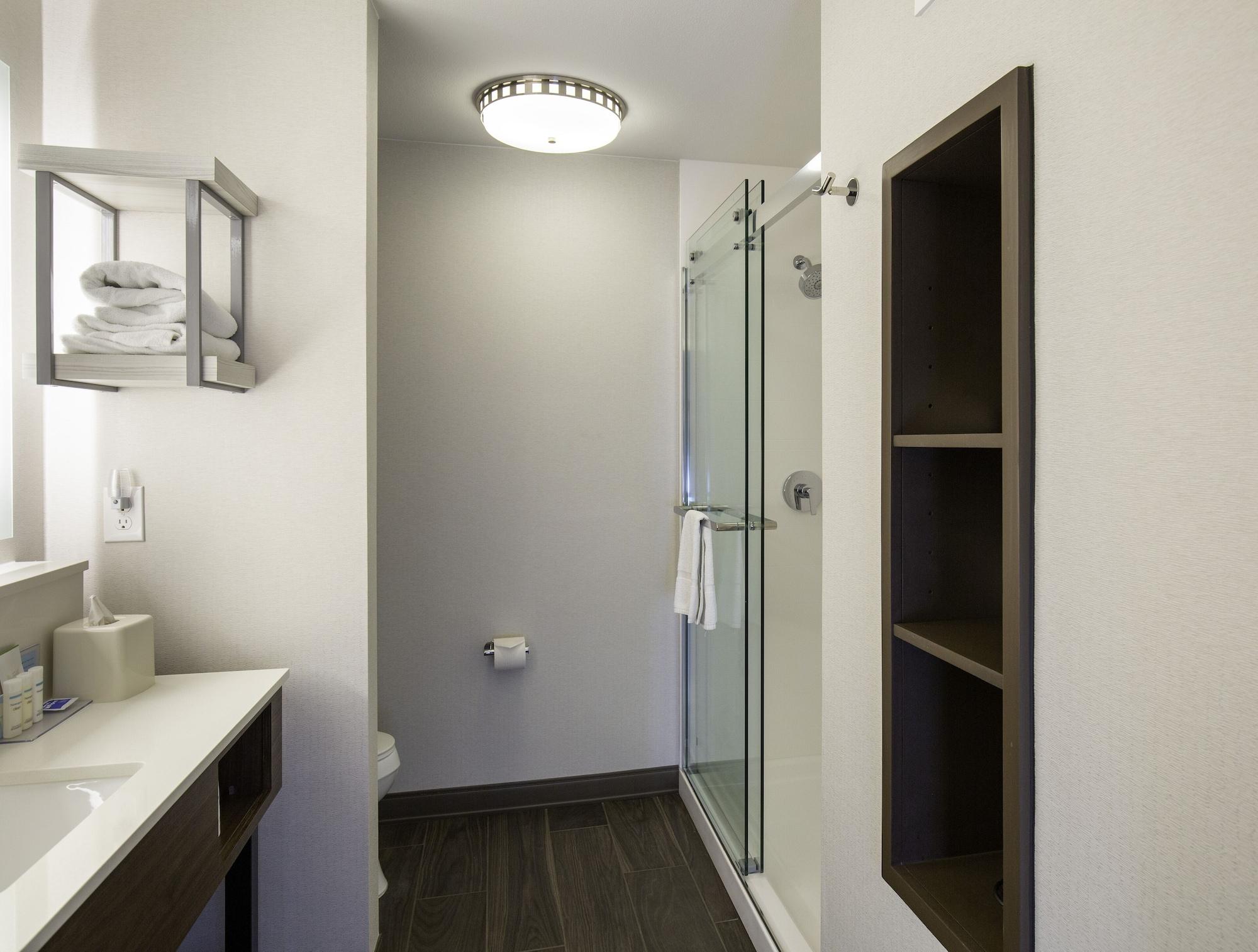 Hampton Inn & Suites Windsor-Sonoma Wine Country Экстерьер фото