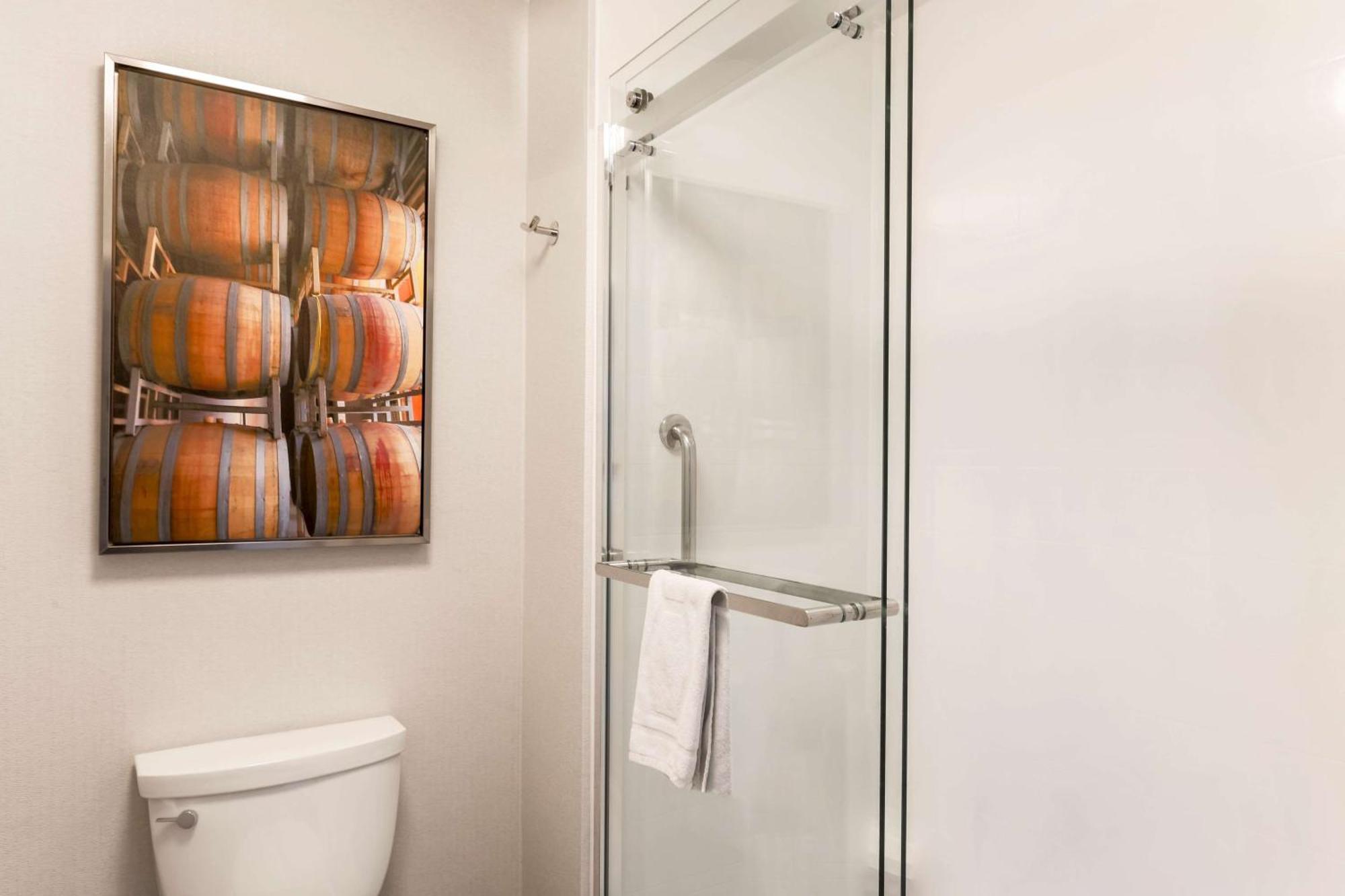 Hampton Inn & Suites Windsor-Sonoma Wine Country Экстерьер фото