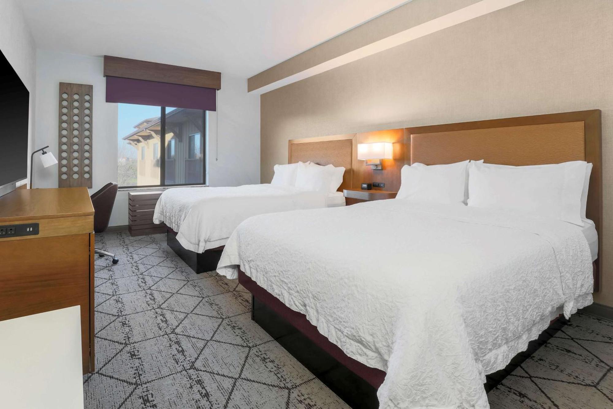 Hampton Inn & Suites Windsor-Sonoma Wine Country Экстерьер фото