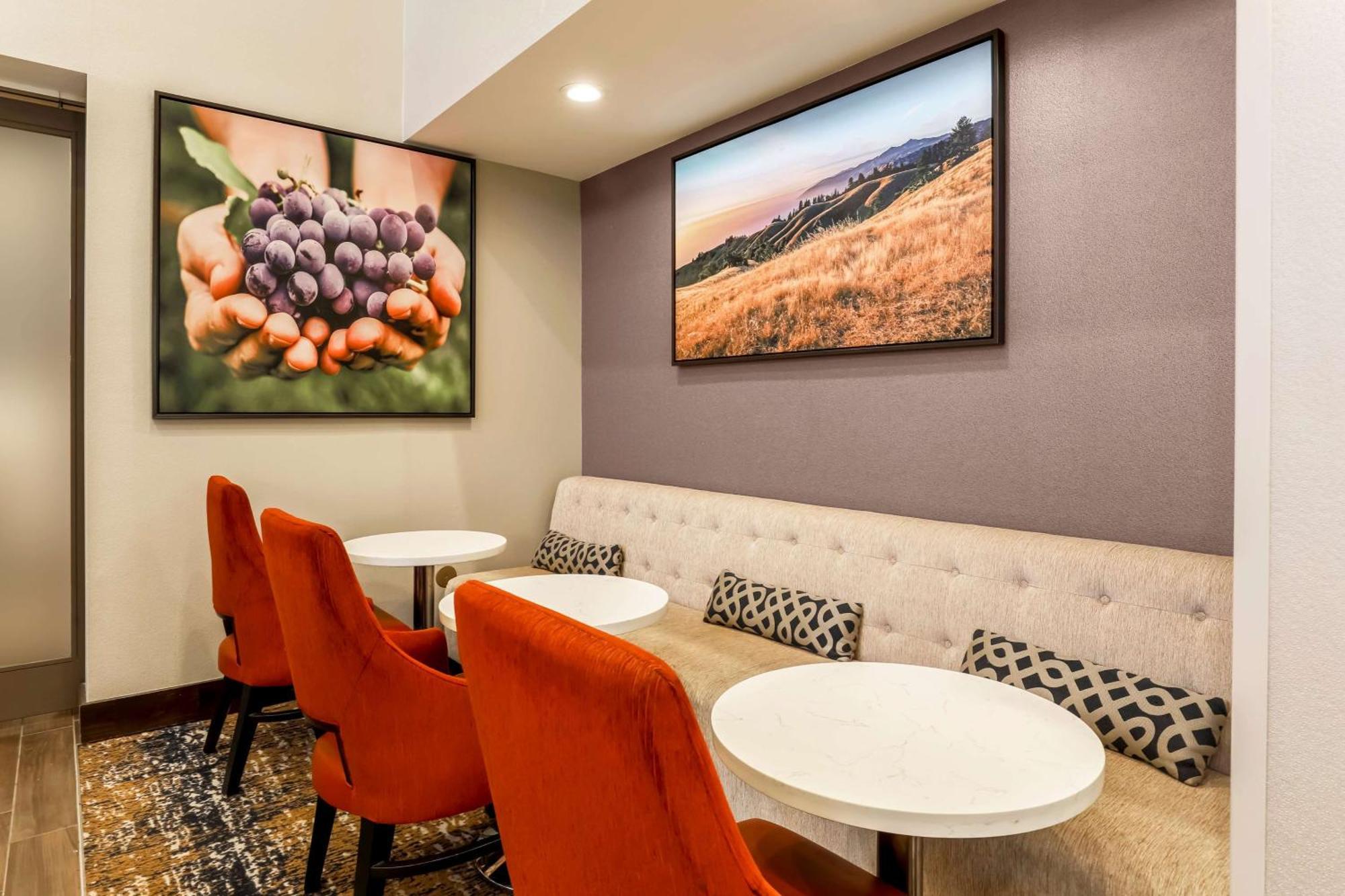 Hampton Inn & Suites Windsor-Sonoma Wine Country Экстерьер фото