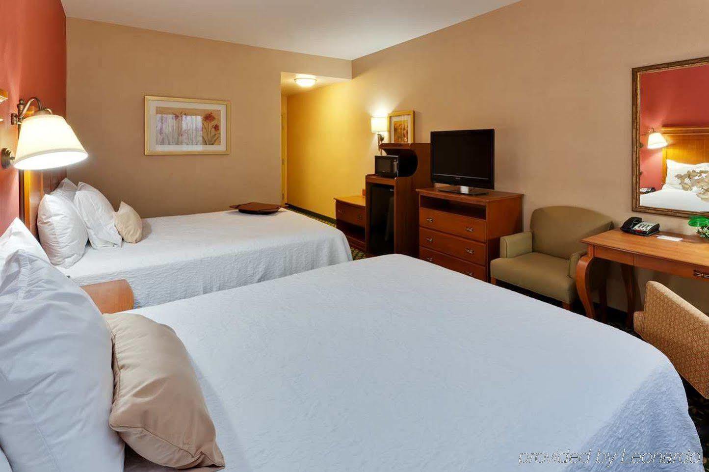 Hampton Inn & Suites Windsor-Sonoma Wine Country Экстерьер фото